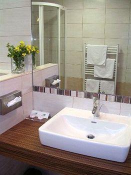 Отель Normafa & Retreat 4*